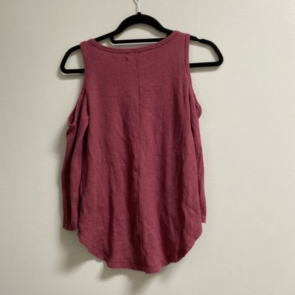 Hollister Thermal Embroidered Cold Shoulder Top XS - Picture 5 of 5